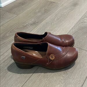 Keen Brown Leather clogs Comfortable Slip-On Design